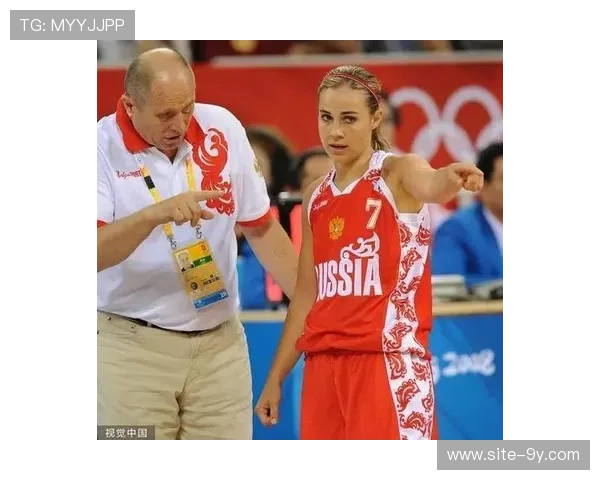 主帅贝基·哈蒙首年执教即夺冠，创WNBA历史纪录